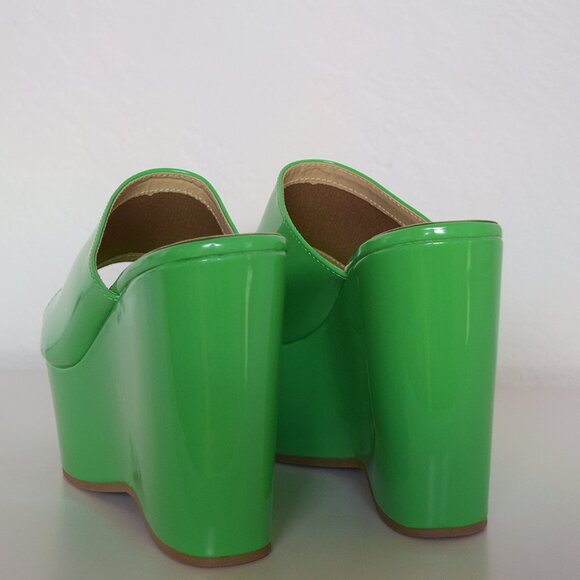 Green Platform Wedges (Sandals) - Picture 5 of 6